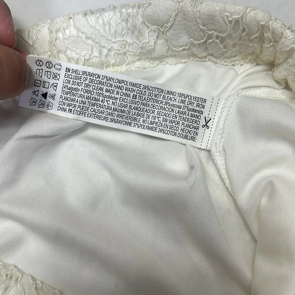 Forever 21 Cream Pull On Sheer Lace Flare Pants Womens Size Medium NWT - Picture 7 of 10